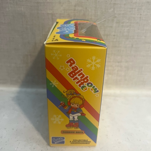 TLS Rainbow Brite Holiday Winter Chee Bee Figure - Picture 4 of 5